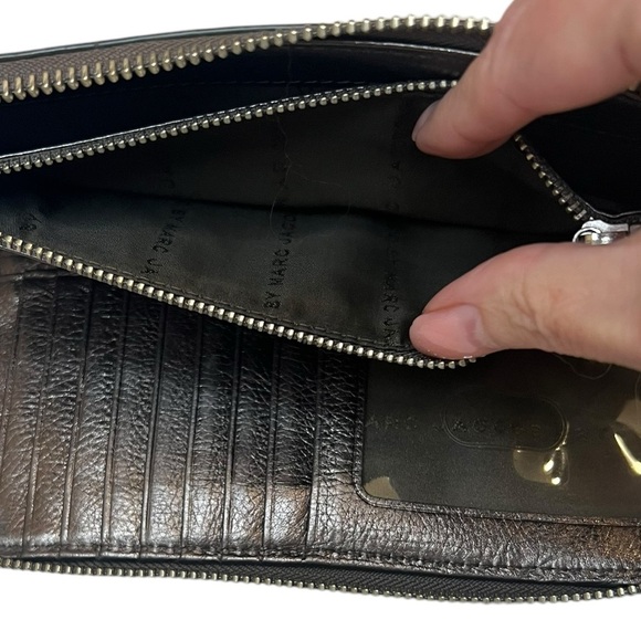 Marc By Marc Jacobs Pewter Continental Classic Q Zip Around Leather Wallet - Picture 13 of 13